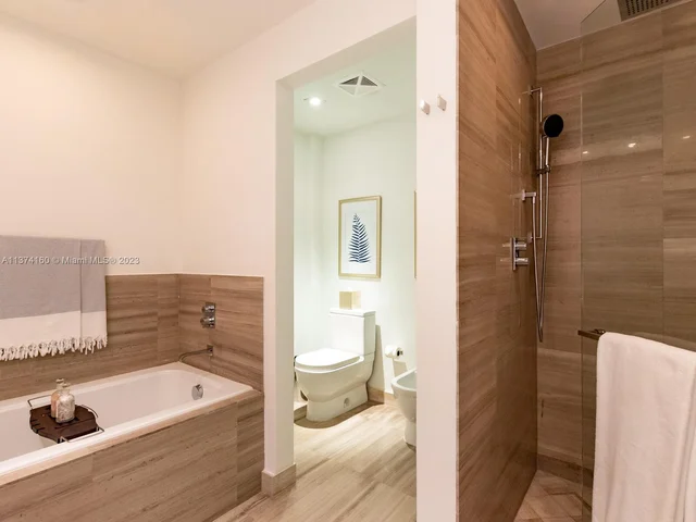 360 Ocean Dr # 606S, Key Biscayne FL 33149