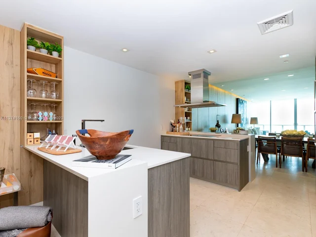 360 Ocean Dr # 606S, Key Biscayne FL 33149