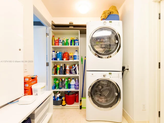 360 Ocean Dr # 606S, Key Biscayne FL 33149