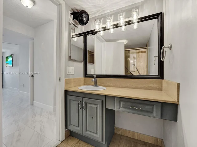 1201 S Ocean Dr # 510N, Hollywood FL 33019