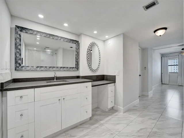 1201 S Ocean Dr # 510N, Hollywood FL 33019