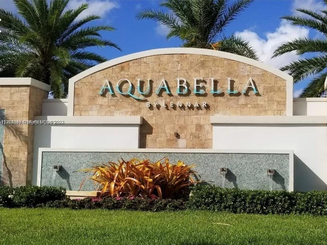 11077 W 32nd Ln, Hialeah FL 33018