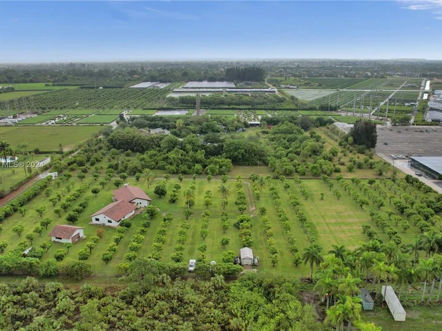 14025 SW 208th St, Miami FL 33177