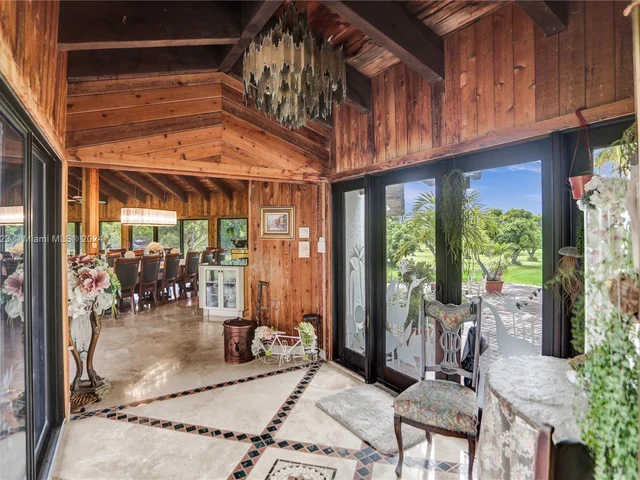 14025 SW 208th St, Miami FL 33177