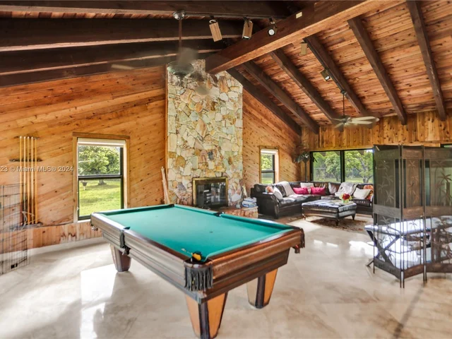 14025 SW 208th St, Miami FL 33177