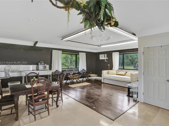 14025 SW 208th St, Miami FL 33177