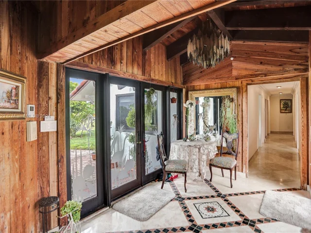 14025 SW 208th St, Miami FL 33177