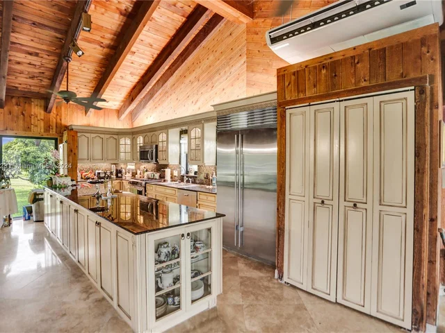 14025 SW 208th St, Miami FL 33177