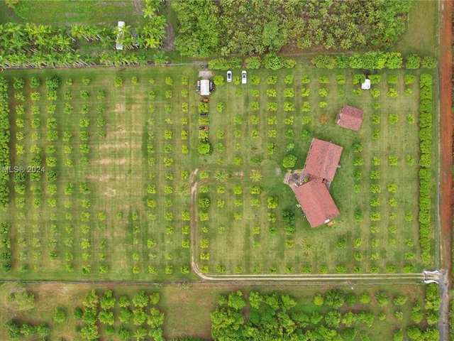 14025 SW 208th St, Miami FL 33177