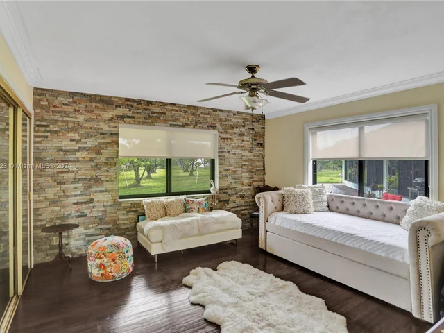 14025 SW 208th St, Miami FL 33177