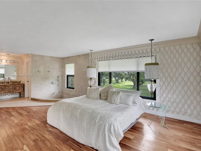 14025 SW 208th St, Miami FL 33177