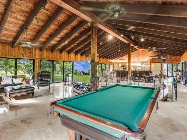 14025 SW 208th St, Miami FL 33177