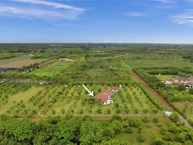 14025 SW 208th St, Miami FL 33177