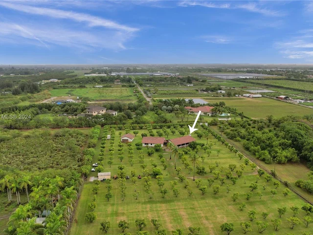 14025 SW 208th St, Miami FL 33177