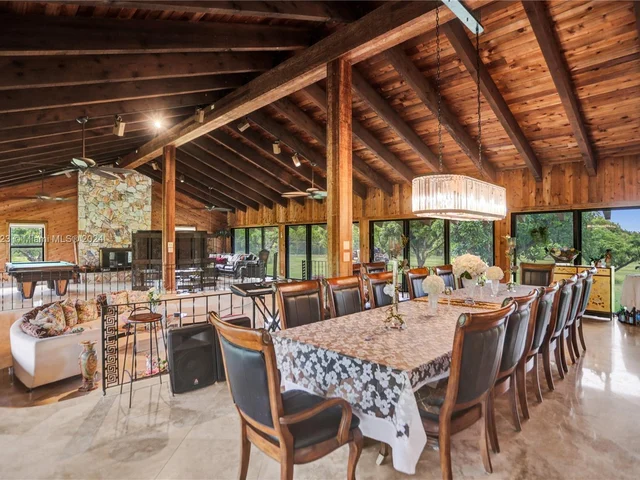 14025 SW 208th St, Miami FL 33177