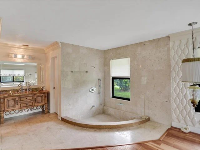 14025 SW 208th St, Miami FL 33177