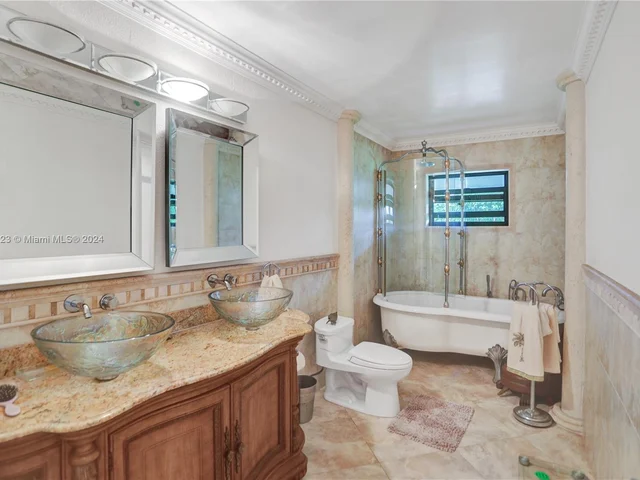 14025 SW 208th St, Miami FL 33177