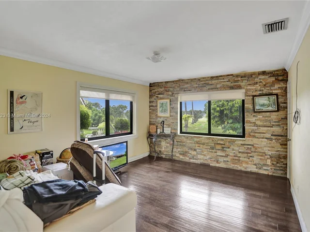 14025 SW 208th St, Miami FL 33177