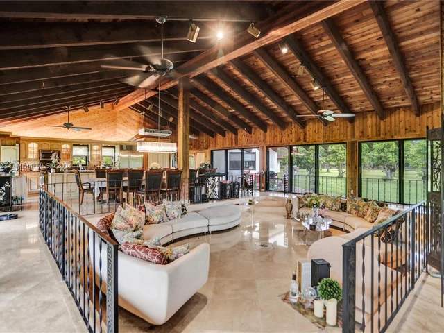 14025 SW 208th St, Miami FL 33177