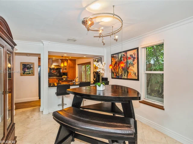 2141 Secoffee St, Miami FL 33133