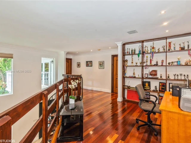 2141 Secoffee St, Miami FL 33133