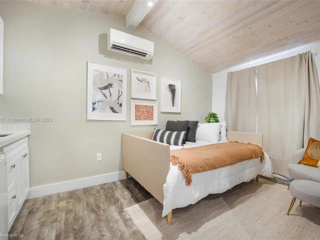 421 NE 70th St, Miami FL 33138