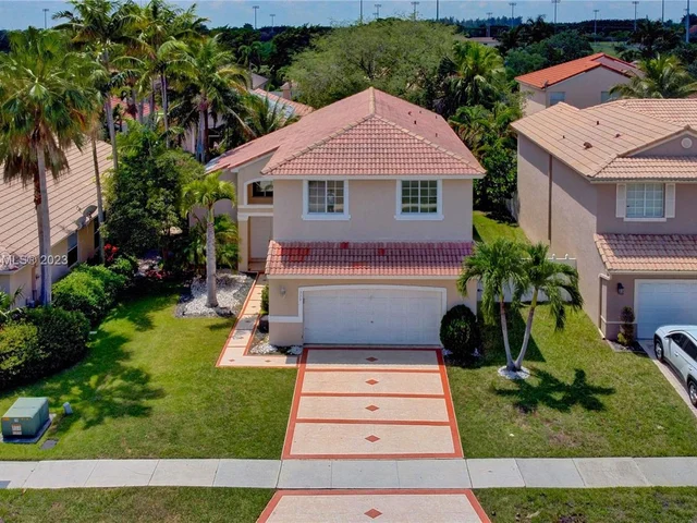 330 SW 194th Ave, Pembroke Pines FL 33029