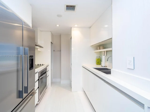 10275 Collins Ave # 906, Bal Harbour FL 33154