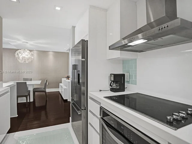 10275 Collins Ave # 906, Bal Harbour FL 33154