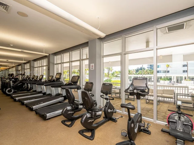 10275 Collins Ave # 906, Bal Harbour FL 33154