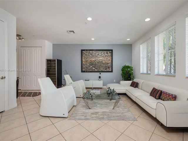 2900 NW 125th Ave # 309, Sunrise FL 33323