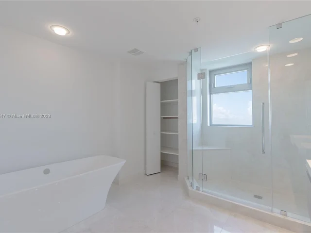 17301 Biscayne Blvd # 1108, North Miami Beach FL 33160