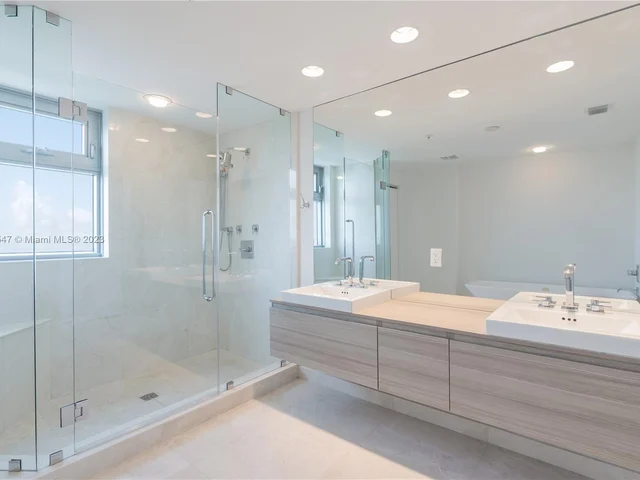 17301 Biscayne Blvd # 1108, North Miami Beach FL 33160