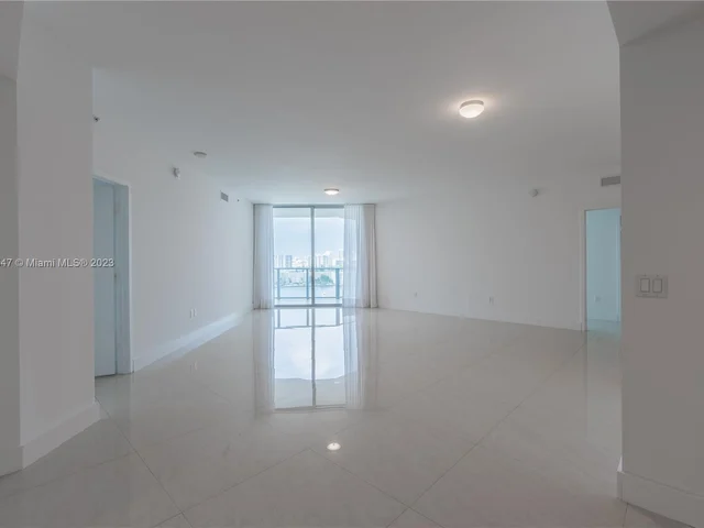 17301 Biscayne Blvd # 1108, North Miami Beach FL 33160