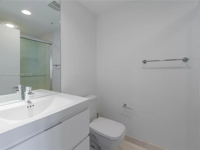 17301 Biscayne Blvd # 1108, North Miami Beach FL 33160