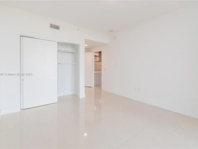 17301 Biscayne Blvd # 1108, North Miami Beach FL 33160