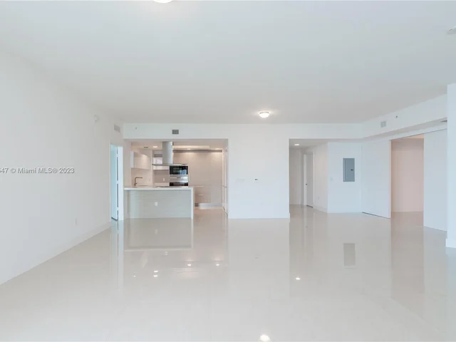 17301 Biscayne Blvd # 1108, North Miami Beach FL 33160