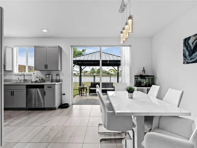 1186 SE 23rd Ave, Homestead FL 33035