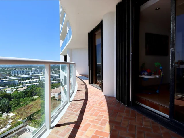 4000 ISLAND BL # 2701, Aventura FL 33160