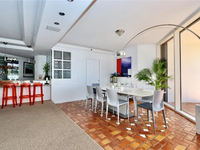 4000 ISLAND BL # 2701, Aventura FL 33160