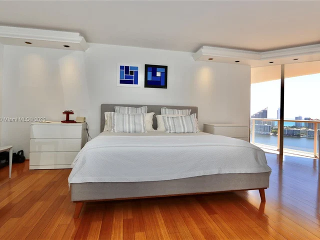 4000 ISLAND BL # 2701, Aventura FL 33160