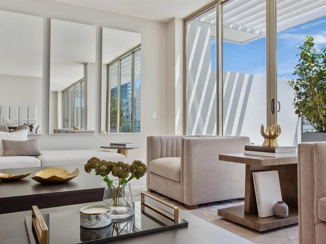 300 Collins Ave, Miami Beach FL 33139