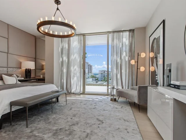 300 Collins Ave, Miami Beach FL 33139