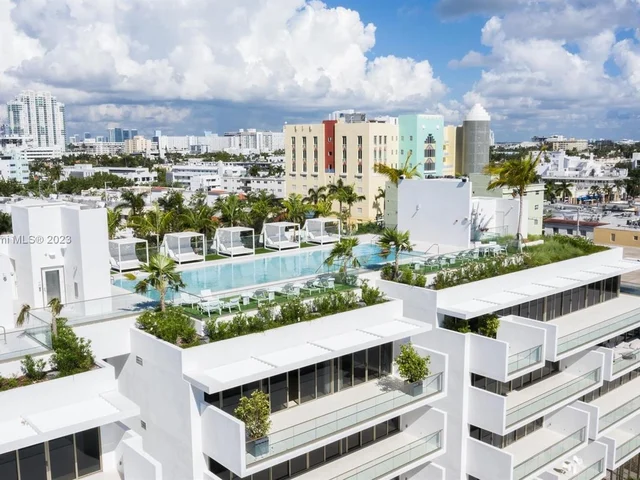 300 Collins Ave, Miami Beach FL 33139