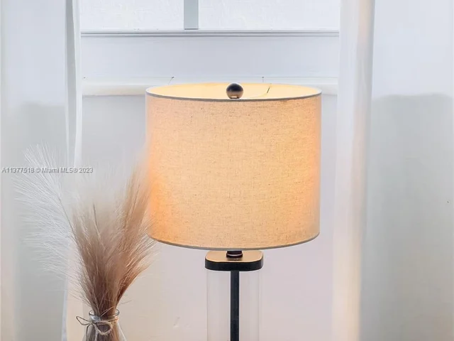 560 NW 47th Ter, Miami FL 33127