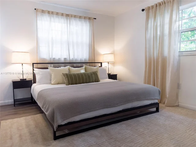 560 NW 47th Ter, Miami FL 33127