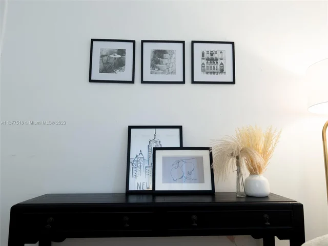 560 NW 47th Ter, Miami FL 33127