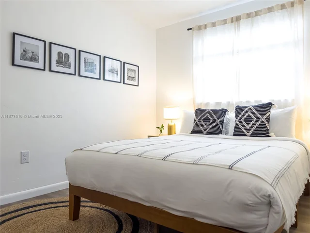 560 NW 47th Ter, Miami FL 33127