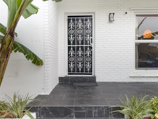 560 NW 47th Ter, Miami FL 33127