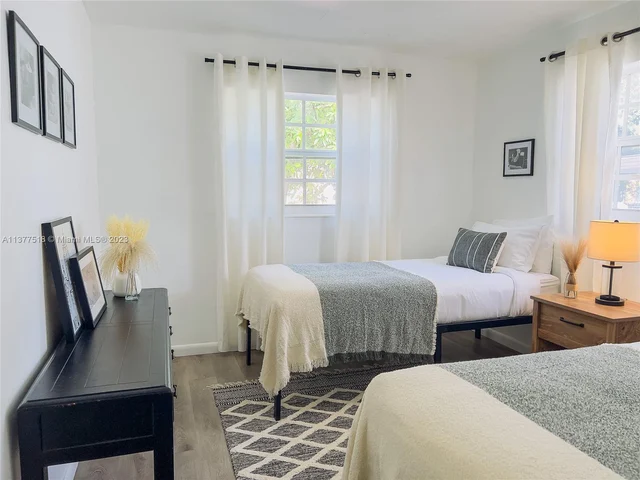 560 NW 47th Ter, Miami FL 33127